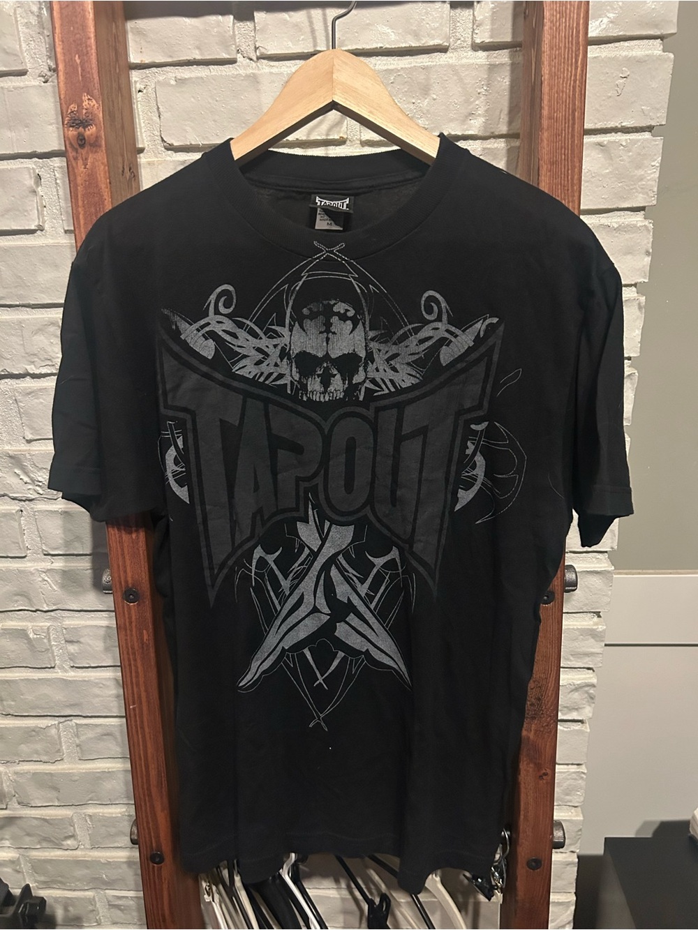 Tapout AOP Skull Dagger MMA UFC Gothic Rampage M Affliction